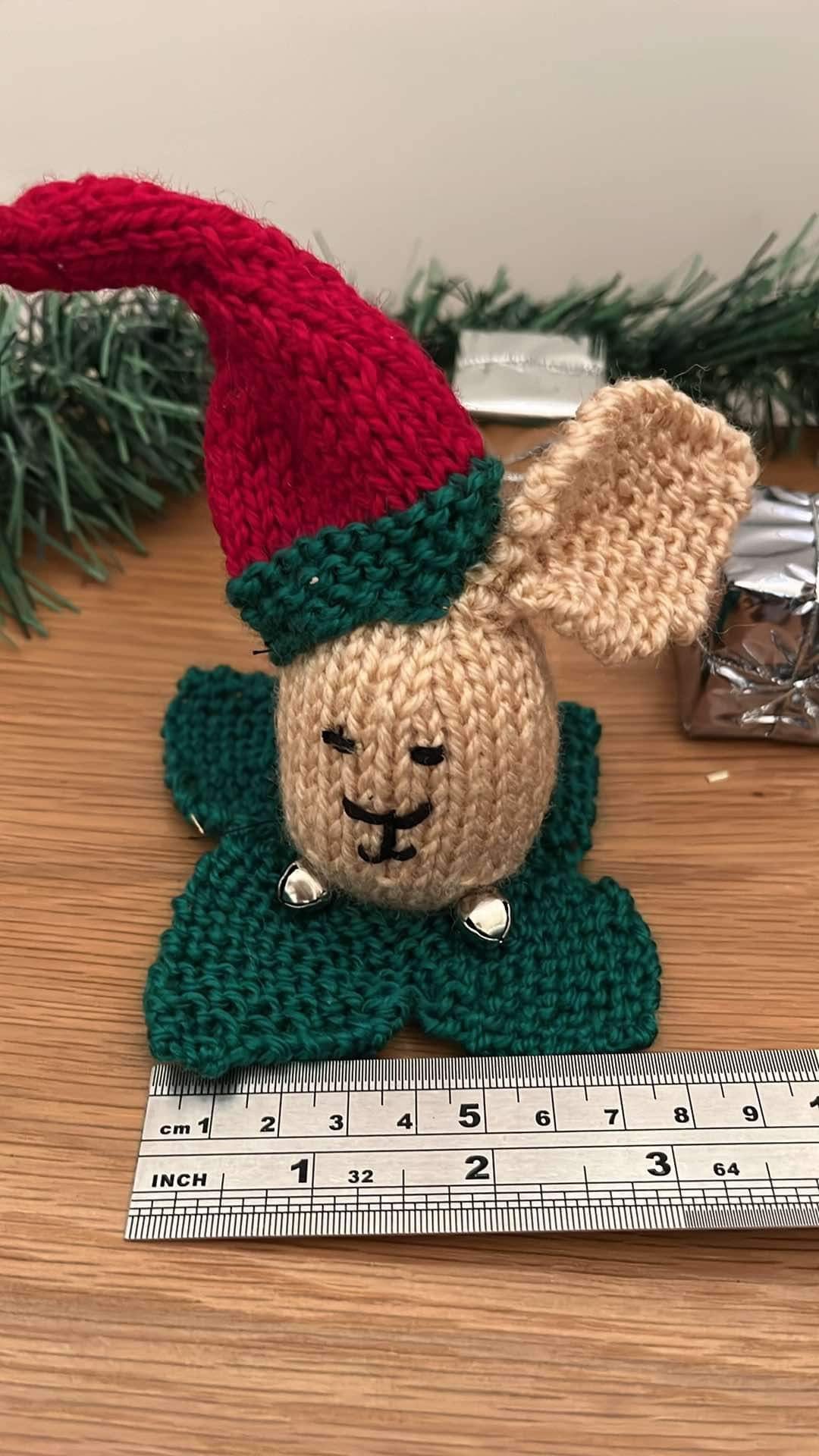TJ Friends knitted Elf-bun decoration