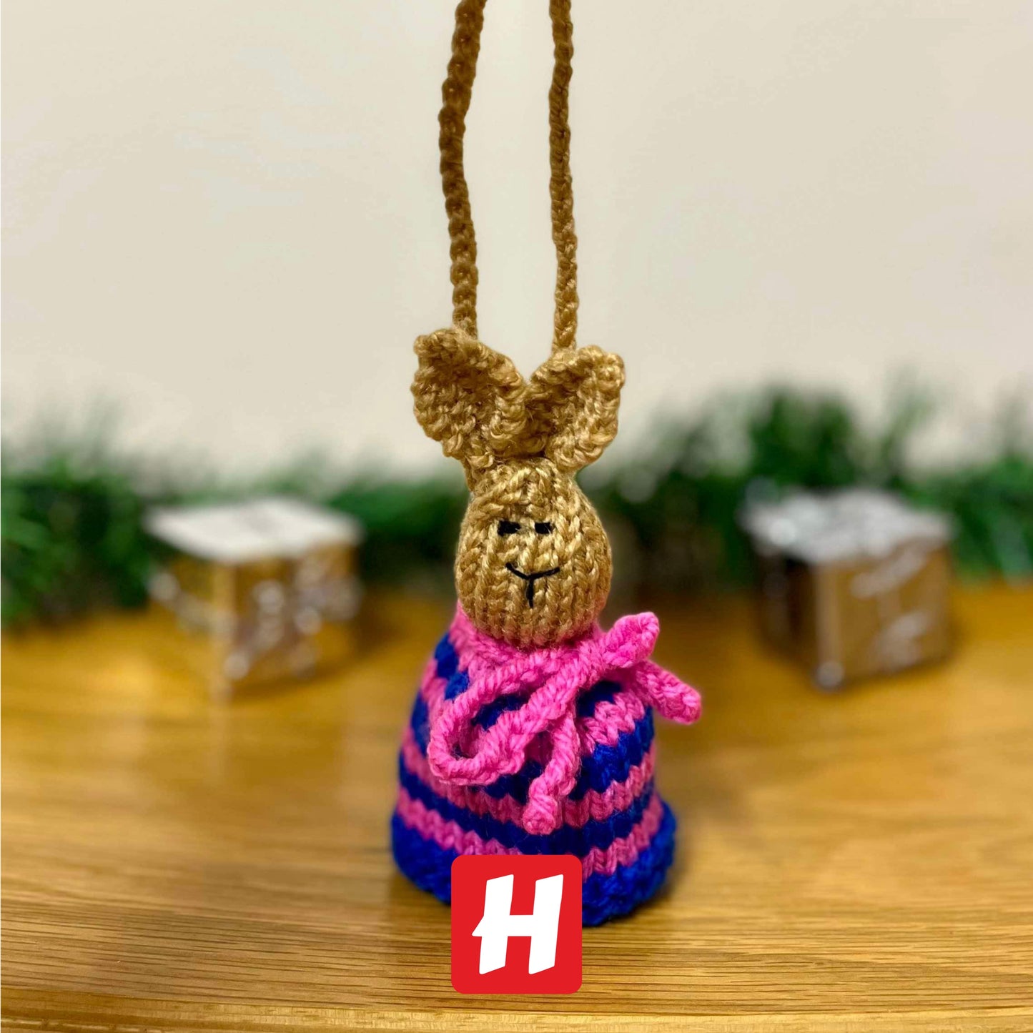 TJ Friends knitted bun decoration