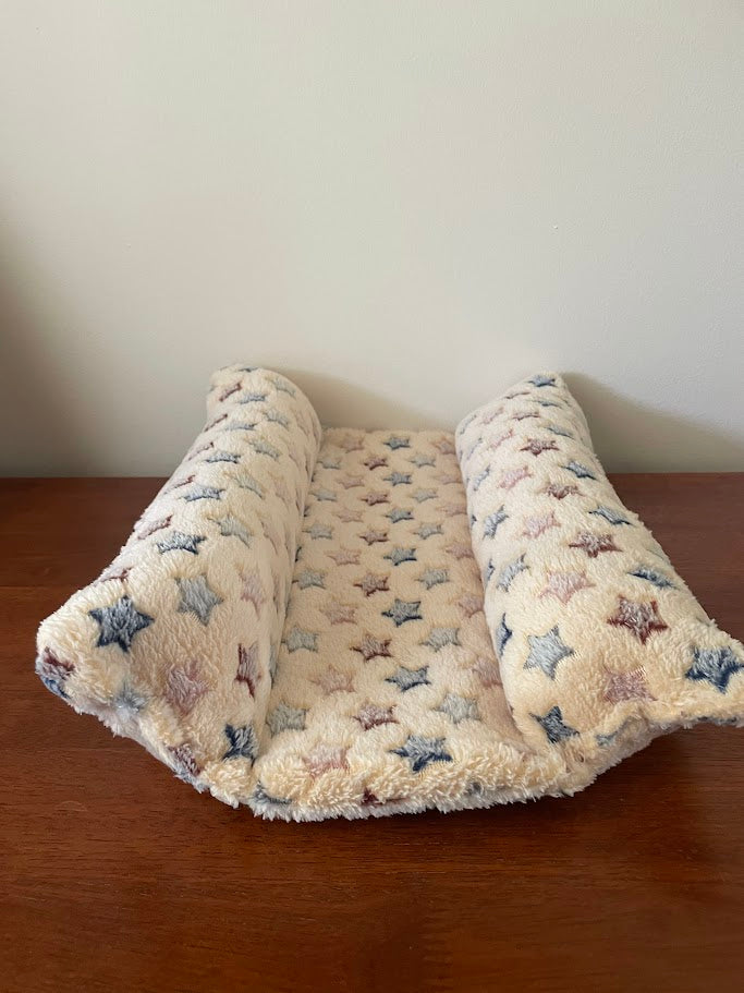 Plush Bunny Bed Cream/Peach Small