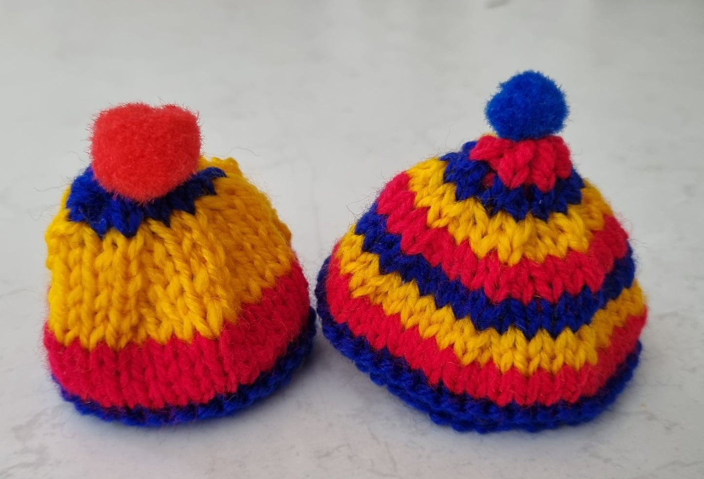 Footy Beanies - Crows - Large