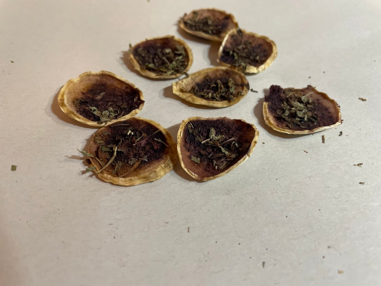 Banana Snaps with blueberry and lemon balm