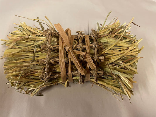 Hay Toss Barwon Grass Hay