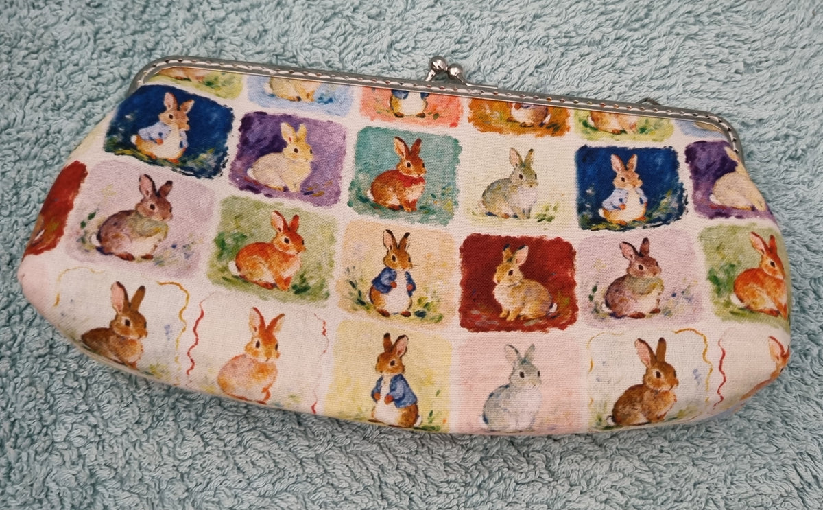 Tote Bag and matching framed cosmetic purse set.