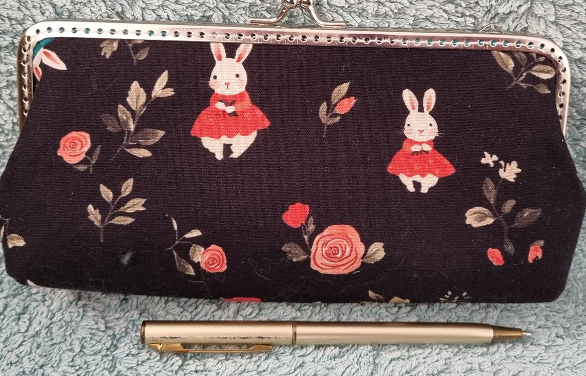 Tote Bag and matching framed cosmetic purse set