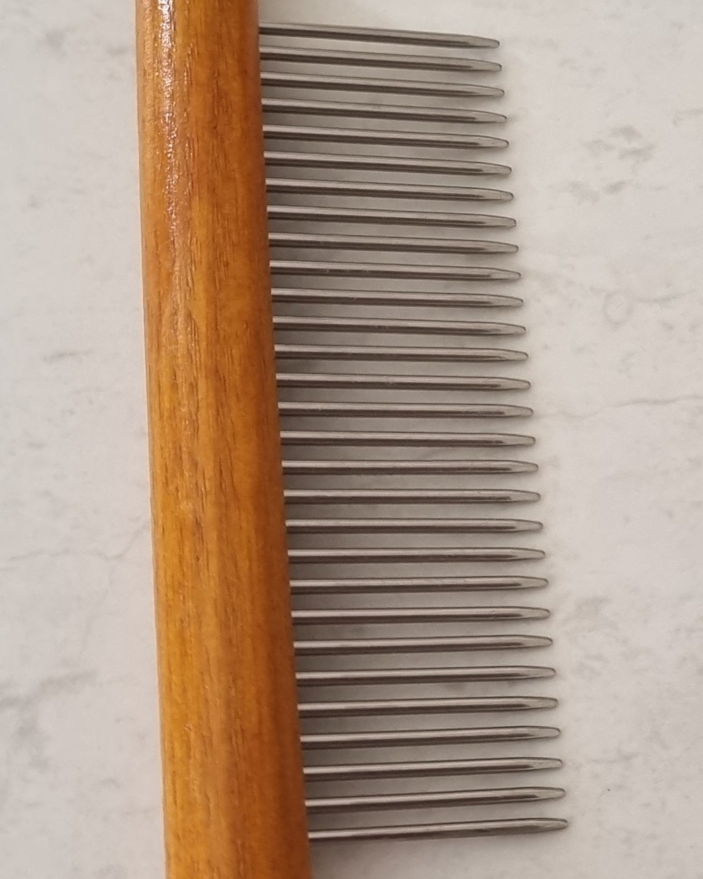 Wider Profile Tooth Comb (p)